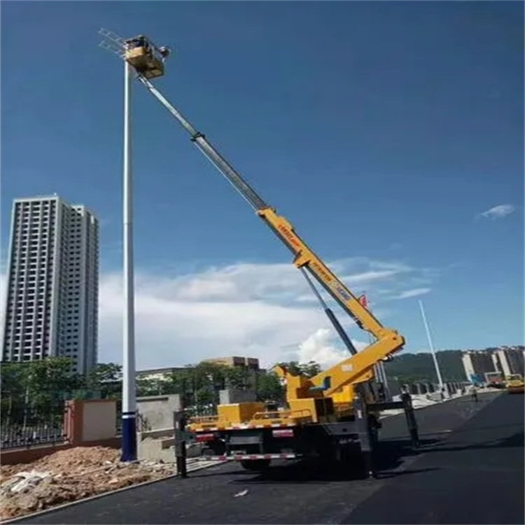 潜江经济开发区维修路灯的曲臂升降车出租