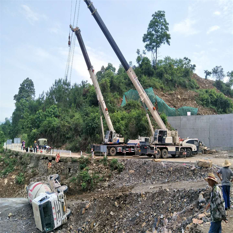 潜江经济开发区汽车掉沟里叫吊车救援要多少钱