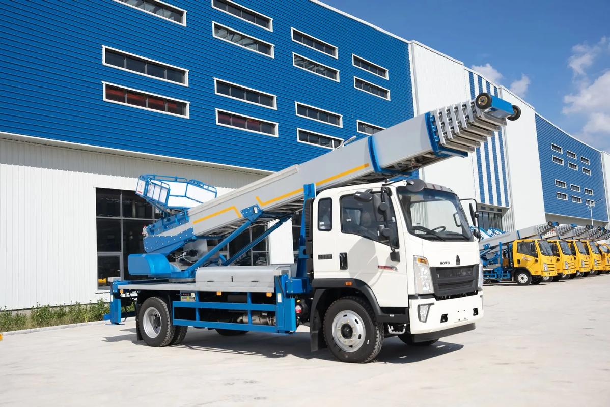 潜江经济开发区出租云梯车高空作业车 建筑垃圾搬运